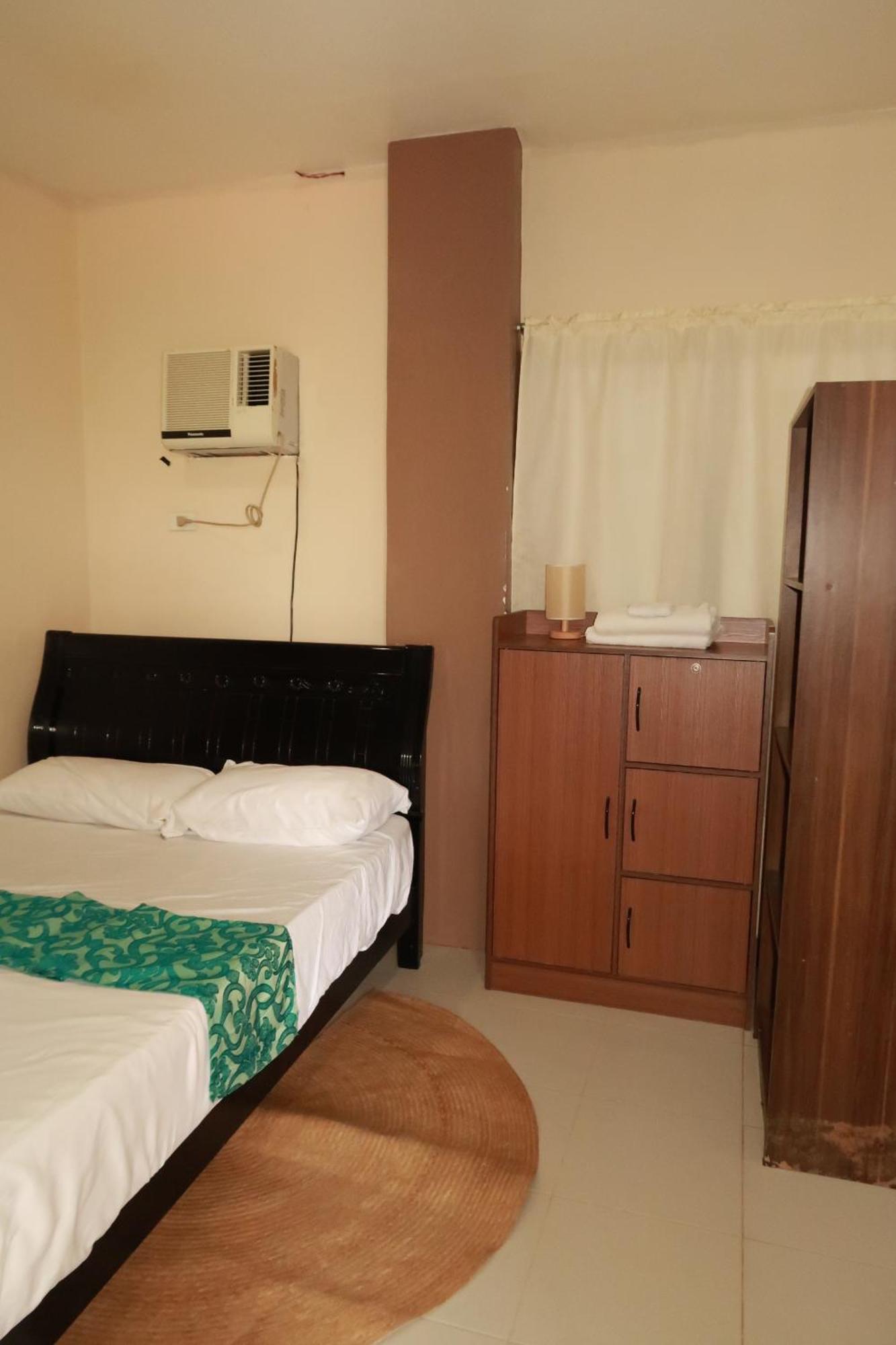 Jo-Cris Apartelle Hotel Lapu-Lapu City Kültér fotó