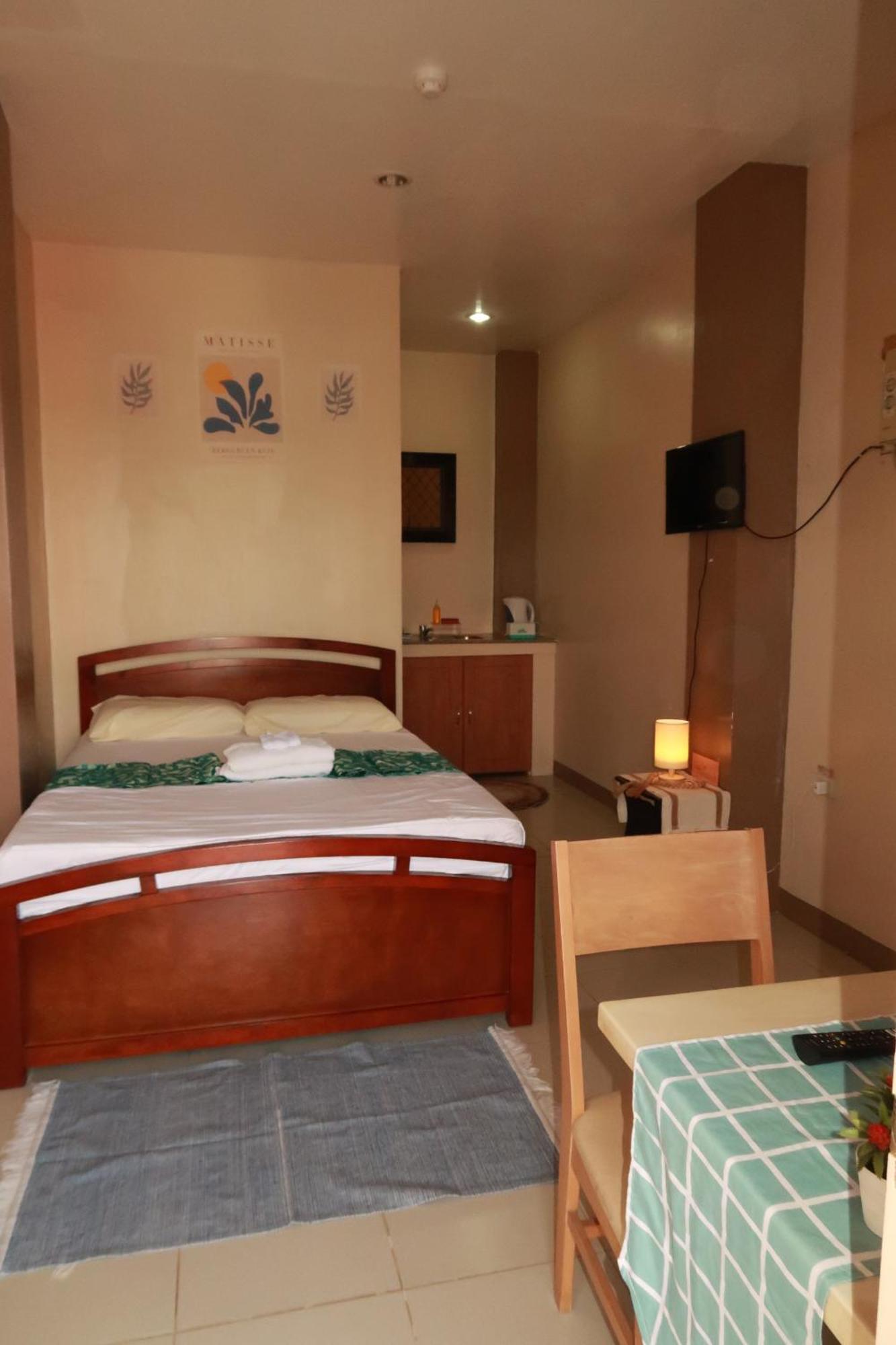 Jo-Cris Apartelle Hotel Lapu-Lapu City Kültér fotó