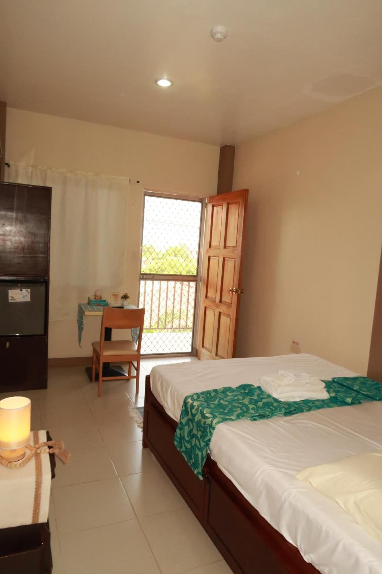 Jo-Cris Apartelle Hotel Lapu-Lapu City Kültér fotó