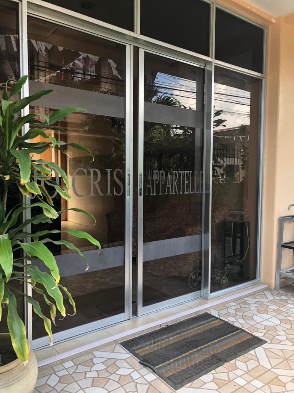 Jo-Cris Apartelle Hotel Lapu-Lapu City Kültér fotó