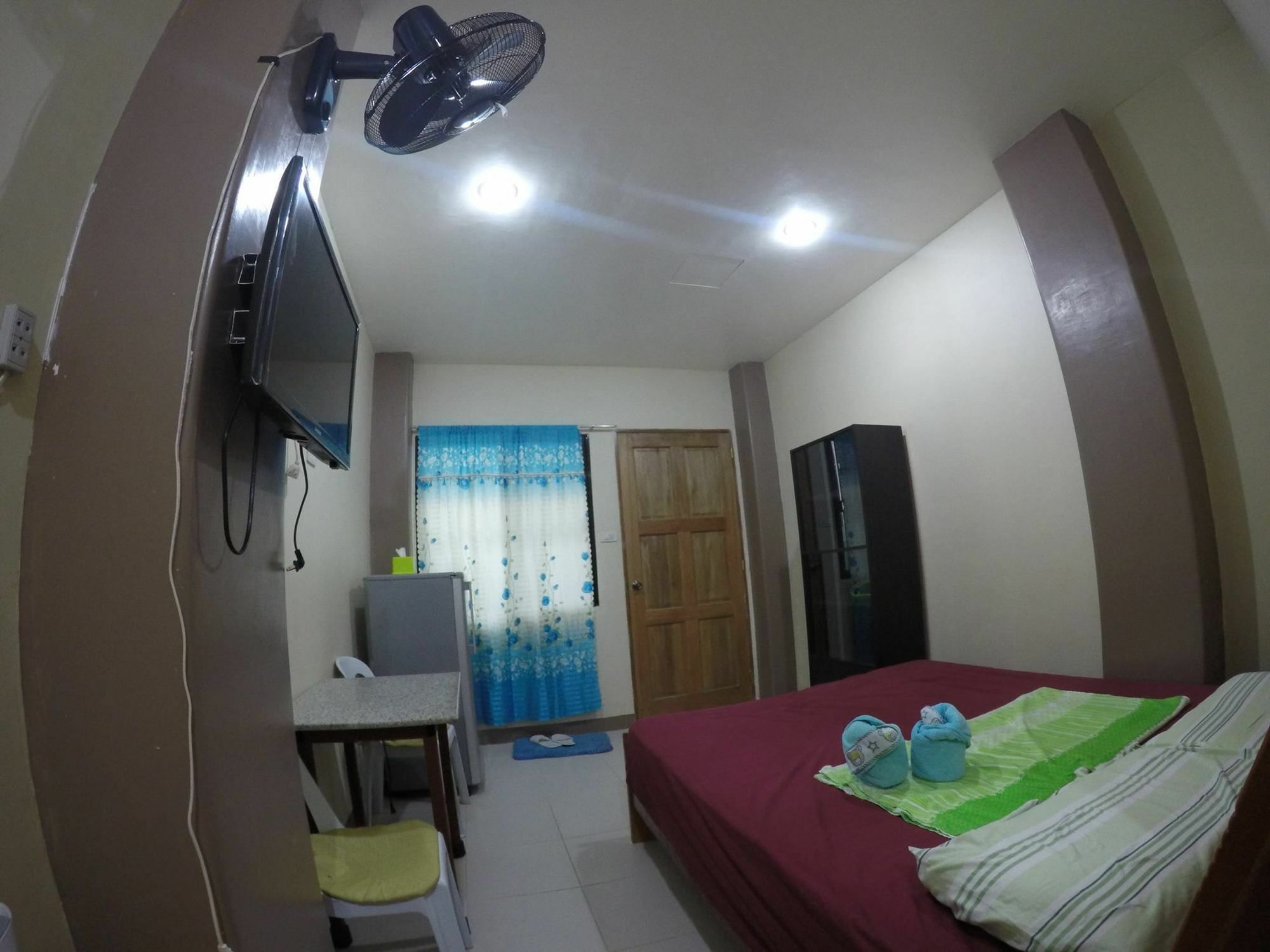 Jo-Cris Apartelle Hotel Lapu-Lapu City Kültér fotó