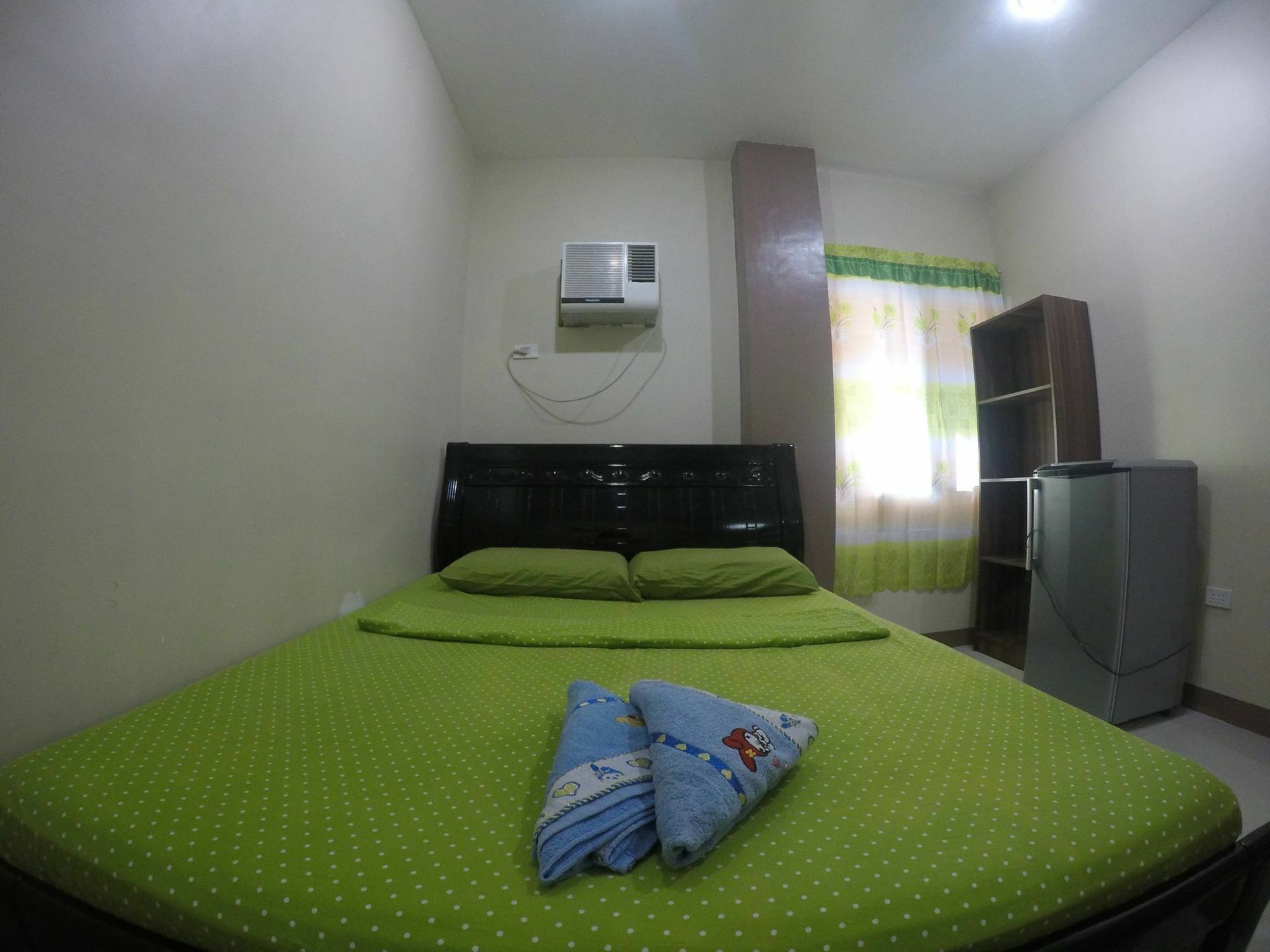 Jo-Cris Apartelle Hotel Lapu-Lapu City Kültér fotó